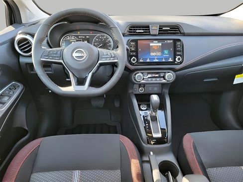 Used 2025 Nissan Versa SR image 6