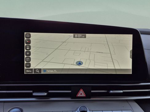 Used 2025 Hyundai Elantra Limited FWD image 25