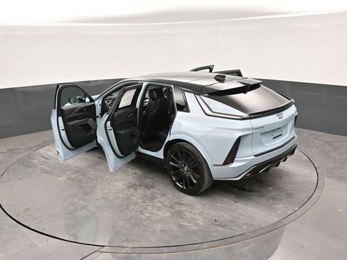 New 2026 Cadillac Lyriq V image 44