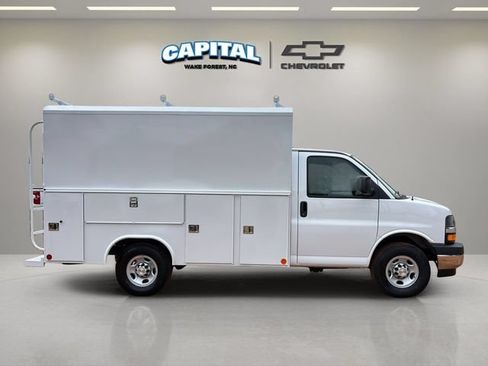 New 2025 Chevrolet Express 3500 w/ Power Convenience Package RWD image 13