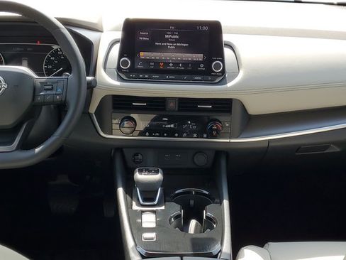 Certified 2025 Nissan Rogue SV w/ SV Premium Package FWD image 24
