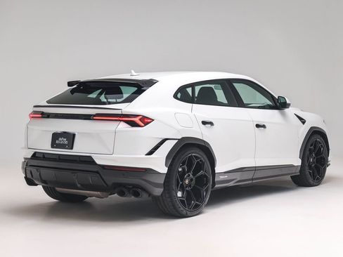 Used 2024 Lamborghini Urus Performante image 3