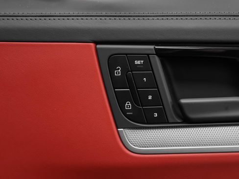 Certified 2026 Porsche Cayenne E-Hybrid AWD/4WD image 21