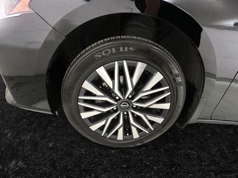 Used 2024 Nissan Altima 2.5 SV w/ SV Premium Package AWD/4WD image 27
