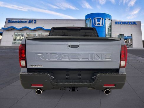 New 2026 Honda Ridgeline Black Edition image 4