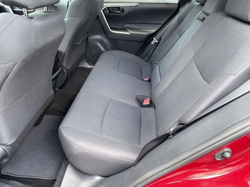 Used 2019 Toyota RAV4 LE FWD image 10