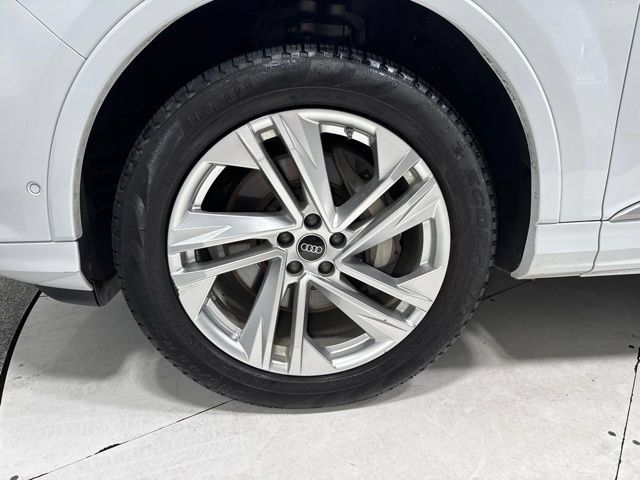Used 2023 Audi Q7 3.0T Premium Plus w/ Premium Plus Package AWD/4WD image 9