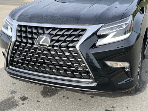 Used 2023 Lexus GX 460 Luxury w/ Accessory Package image 13