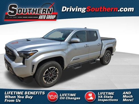 Used 2024 Toyota Tacoma TRD Sport w/ TRD Sport Upgrade Package AWD/4WD image 1