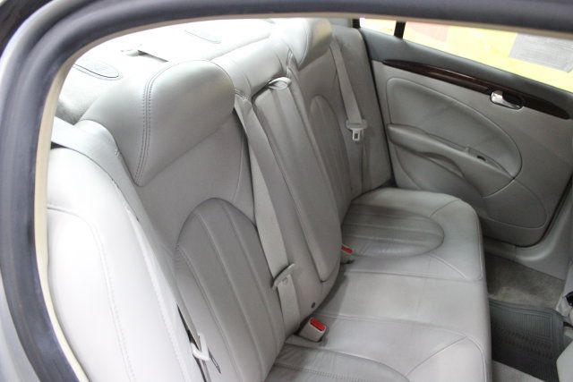 Used 2011 Buick Lucerne CXL w/ Driver Confidence Package FWD image 9