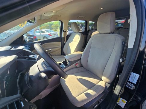 Used 2018 Ford Escape SE w/ Ford Safe & Smart Package FWD image 2