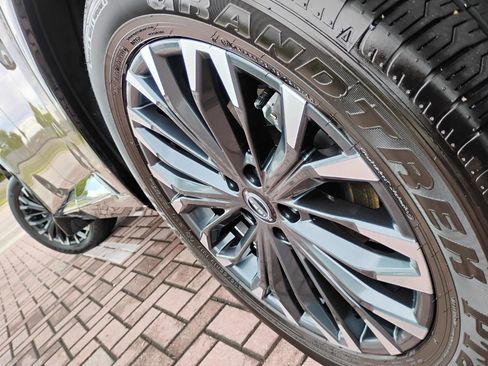 Used 2025 Nissan Rogue Platinum w/ Platinum Premium Package image 3