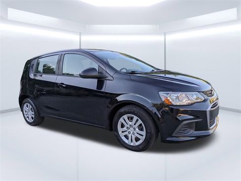 Used 2020 Chevrolet Sonic LT image 2