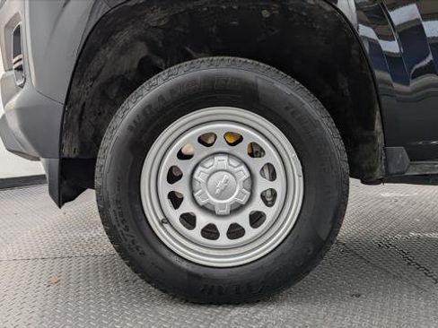 Used 2024 Chevrolet Colorado W/T image 29