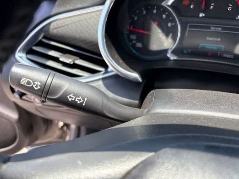 Used 2018 Chevrolet Malibu LT FWD image 16