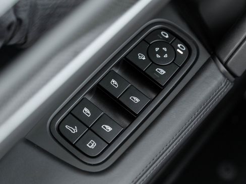 Used 2025 Porsche Cayenne Turbo image 20