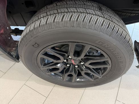 Used 2024 GMC Sierra 1500 Elevation image 30