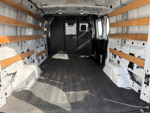 Used 2019 Ford Transit 250 130 Low Roof w/ Exterior Upgrade Package image 17