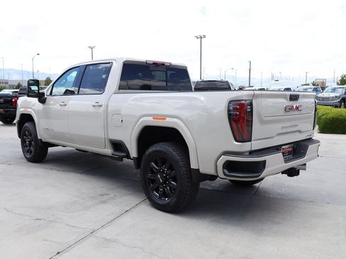 New 2026 GMC Sierra 3500 AT4 w/ AT4 Premium Plus Package AWD/4WD image 4
