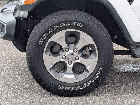 Used 2021 Jeep Wrangler Unlimited Sahara AWD/4WD image 11