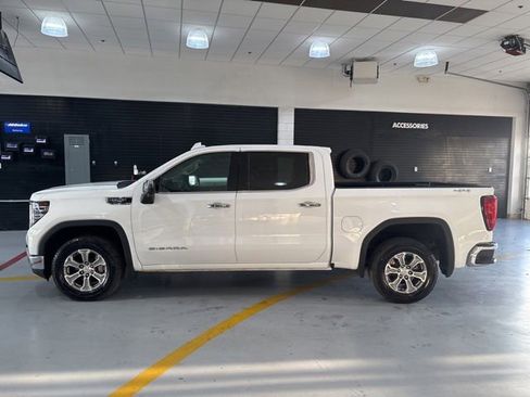 Used 2025 GMC Sierra 1500 SLT AWD/4WD image 5