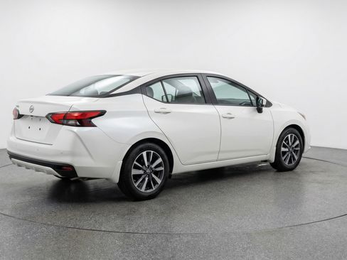 Used 2025 Nissan Versa SV image 9