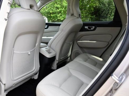 Certified 2023 Volvo XC60 B5 Core w/ Climate Package AWD/4WD image 15