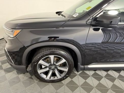 Used 2025 Honda Pilot Elite image 12