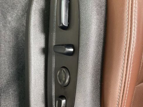 Used 2021 Buick Enclave Avenir w/ Avenir Technology Package image 40