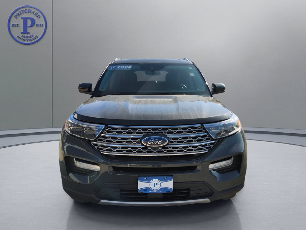 Used 2024 Ford Explorer Limited AWD/4WD image 2