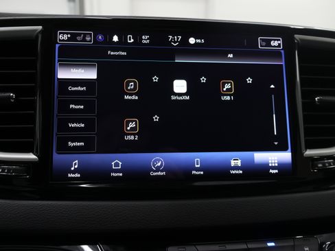 Used 2024 Chrysler Pacifica Touring-L image 53