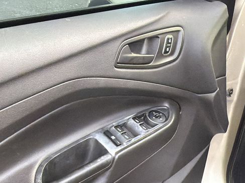 Used 2017 Ford Escape S image 11