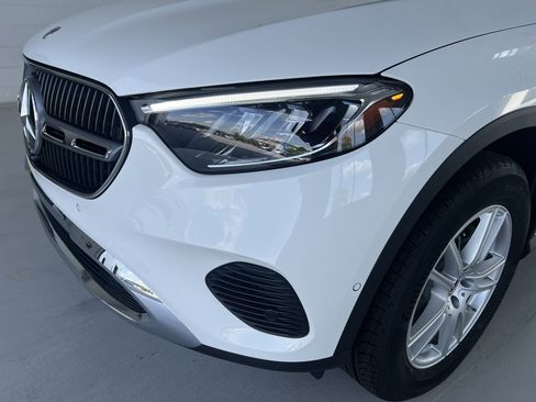 Certified 2025 Mercedes-Benz GLC 300 image 4