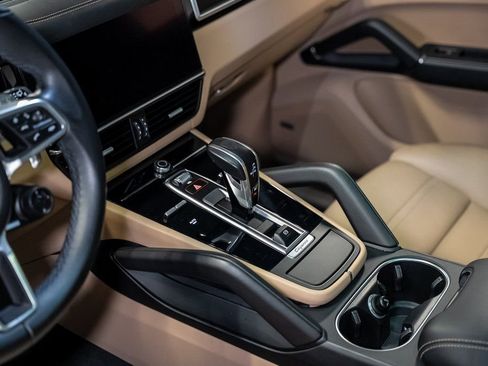 Used 2022 Porsche Cayenne GTS image 63