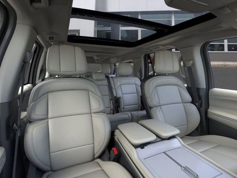 New 2026 Lincoln Navigator L Reserve w/ Jet Appearance Package image 10
