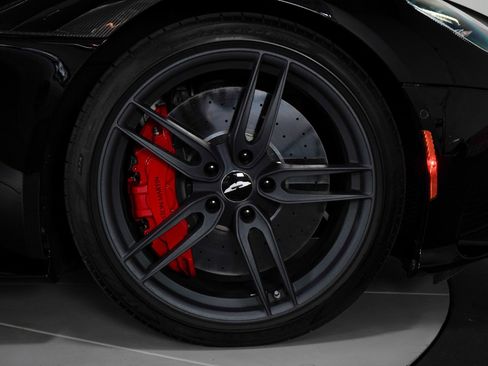 Used 2022 Aston Martin DBS Superleggera Volante RWD image 27