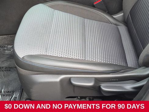 Used 2025 Chevrolet Trax LT w/ LT Convenience Package FWD image 15