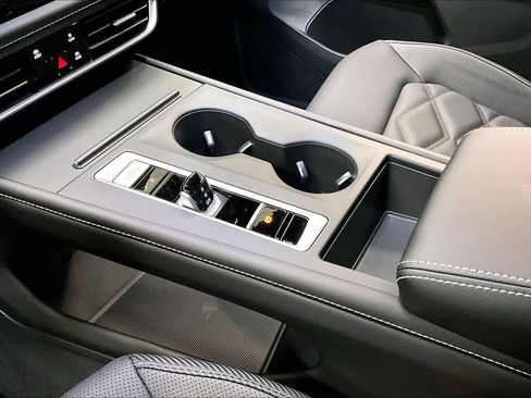 New 2026 Volkswagen Atlas Cross Sport SE image 10