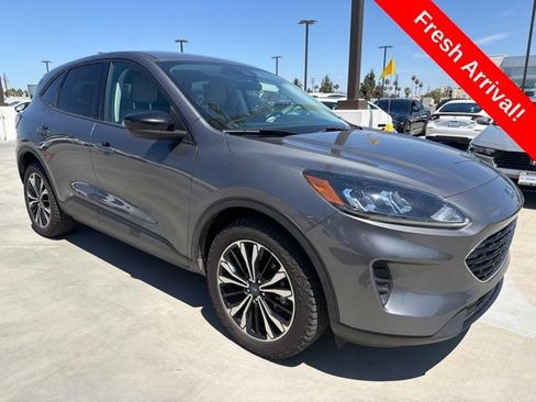 Used 2022 Ford Escape SE w/ SE Sport Appearance Package AWD/4WD image 1
