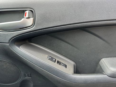 Used 2017 Kia Forte LX FWD image 18