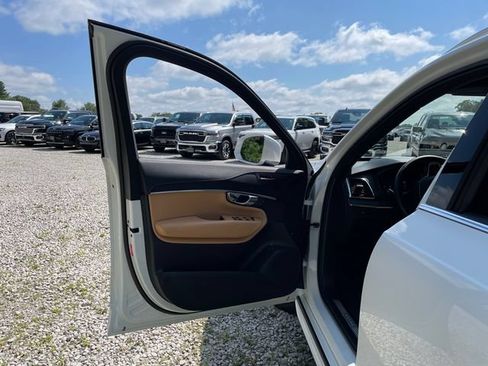 Used 2025 Volvo XC90 B5 Ultra w/ Protection Package Premier AWD/4WD image 26