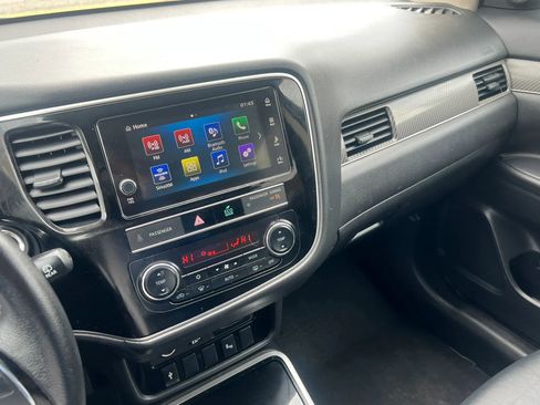 Used 2019 Mitsubishi Outlander SEL FWD image 22