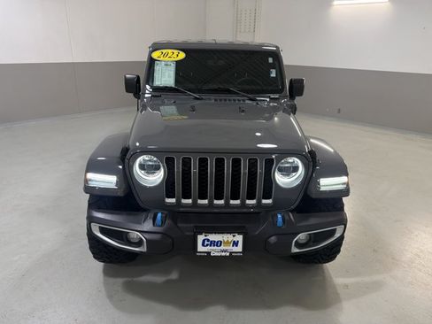 Used 2023 Jeep Wrangler Unlimited Sahara AWD/4WD image 3