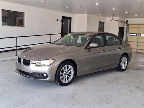Used 2016 BMW 320i xDrive Sedan AWD/4WD image 17