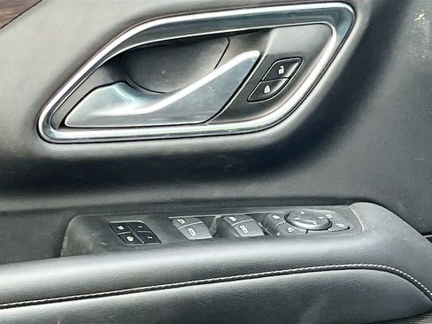 Used 2022 Chevrolet Tahoe Z71 w/ Luxury Package image 18