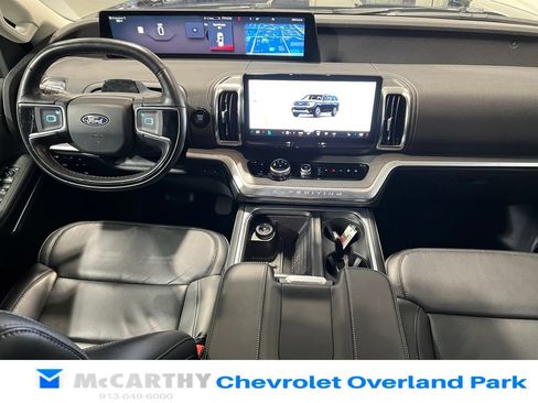 Used 2025 Ford Expedition Platinum AWD/4WD image 23