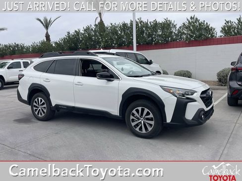 Used 2025 Subaru Outback Premium image 1