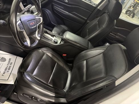 Used 2019 GMC Acadia SLT AWD/4WD image 12