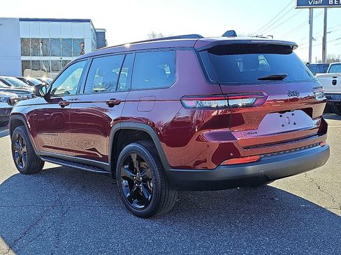 Used 2023 Jeep Grand Cherokee L Laredo image 4