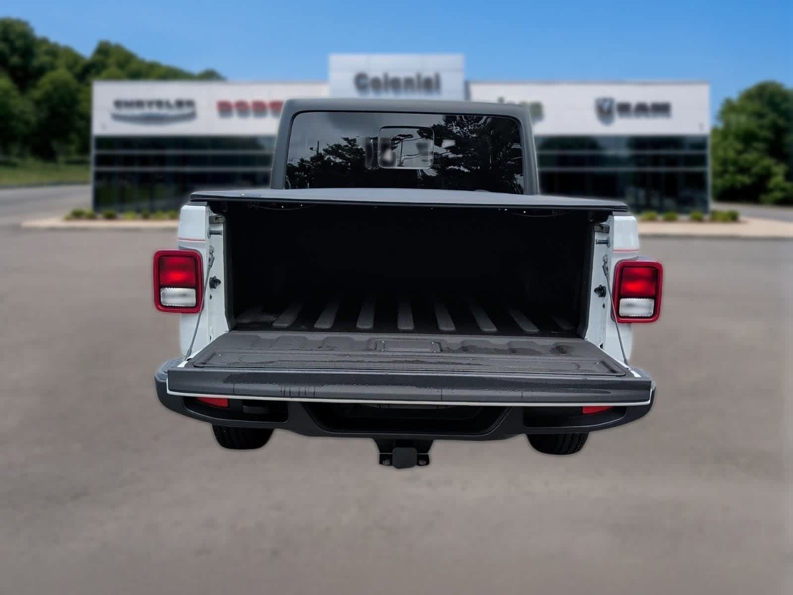 Used 2024 Jeep Gladiator Sport AWD/4WD image 36